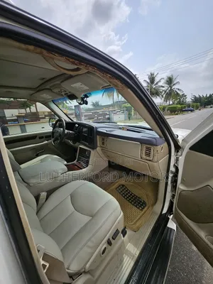Cadillac Escalade ESV 2006 White