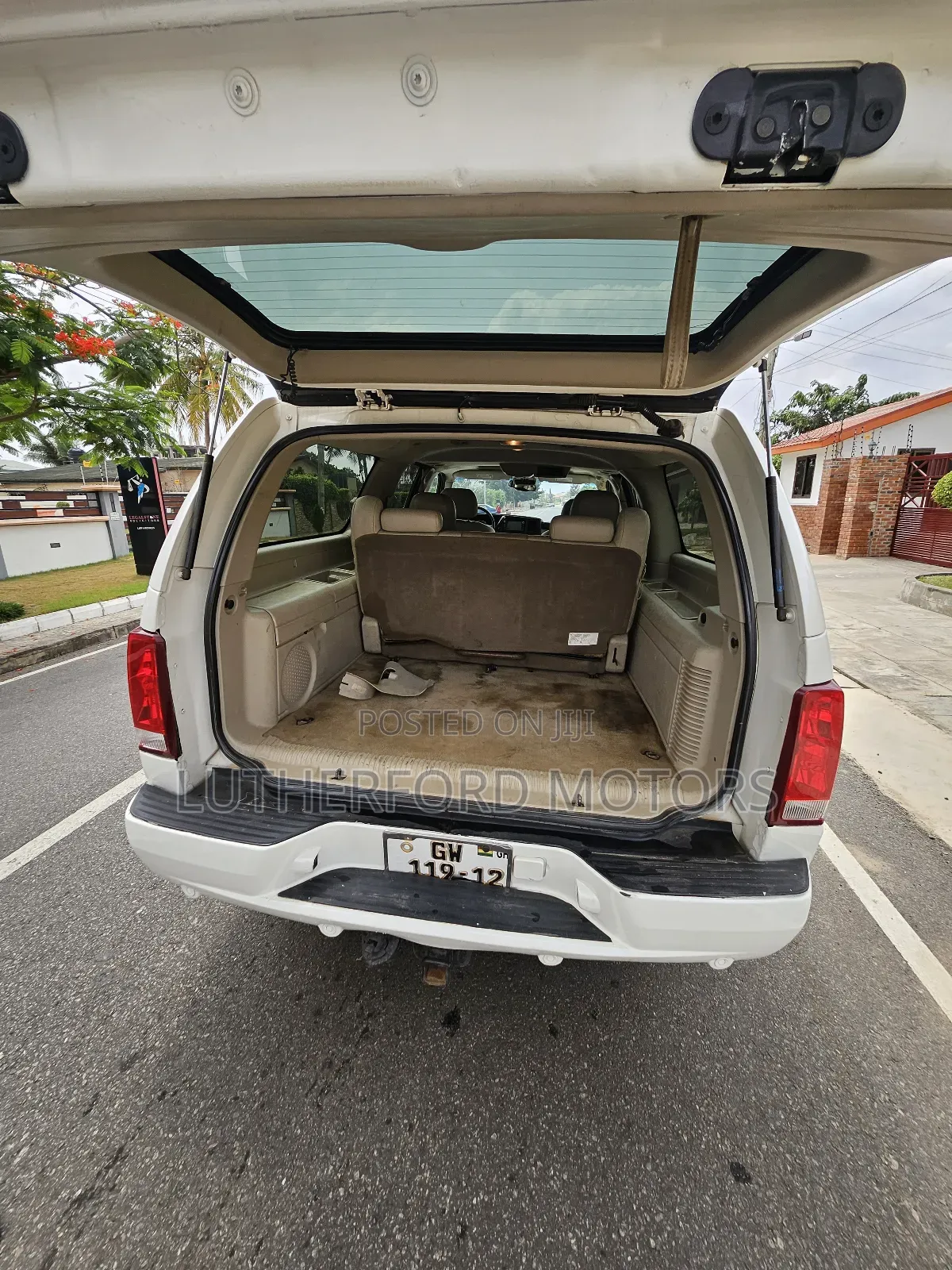 Cadillac Escalade ESV 2006 White