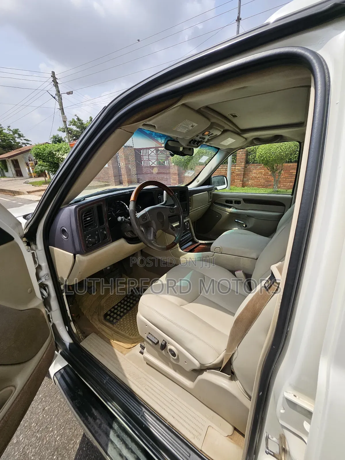Cadillac Escalade ESV 2006 White