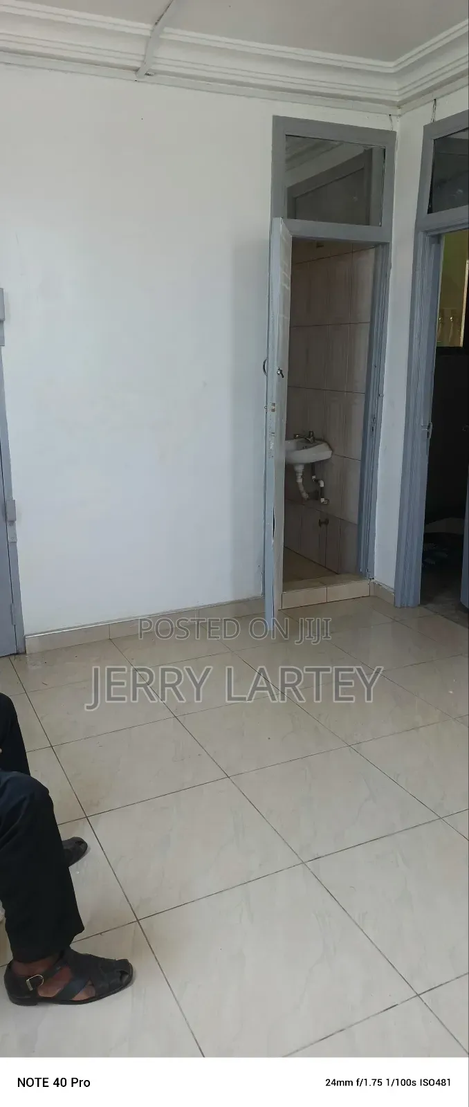 1bdrm Apartment in Banana Inn Zamramra, New Mamprobi for rent