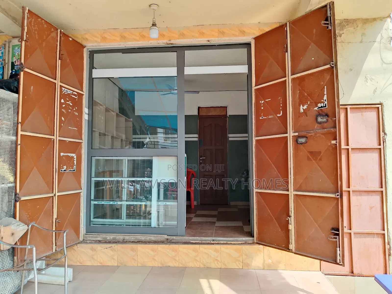 Busy Shop/Store/Warehouse/Office Space 4rent,Spintex