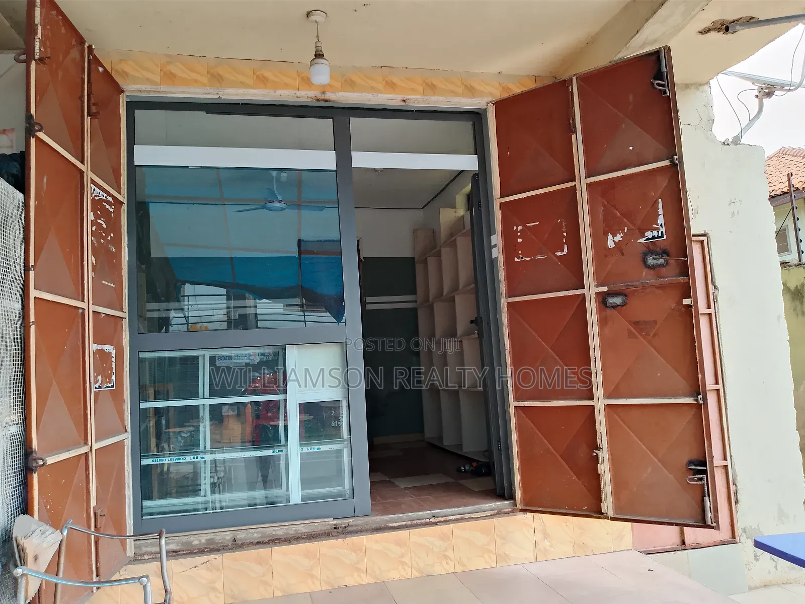 Busy Shop/Store/Warehouse/Office Space 4rent,Spintex
