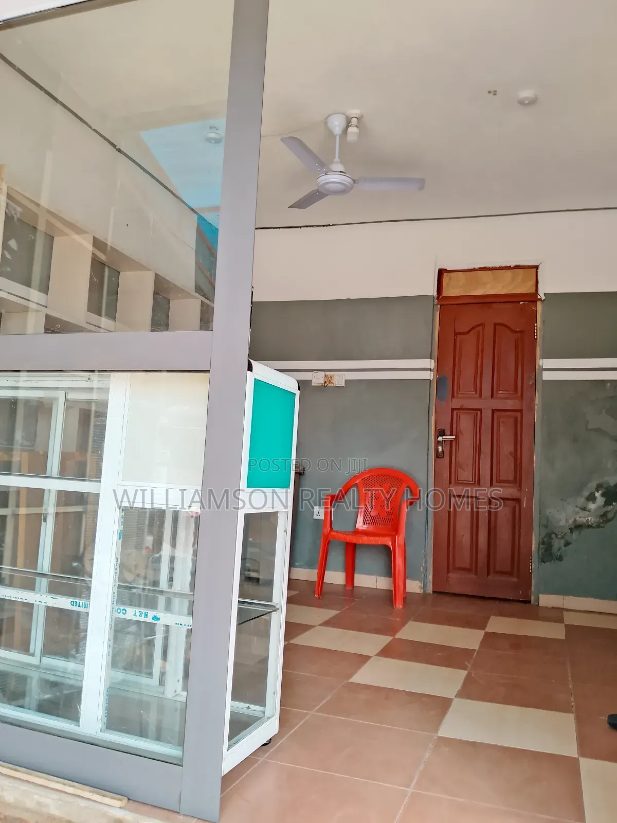 Busy Shop/Store/Warehouse/Office Space 4rent,Spintex