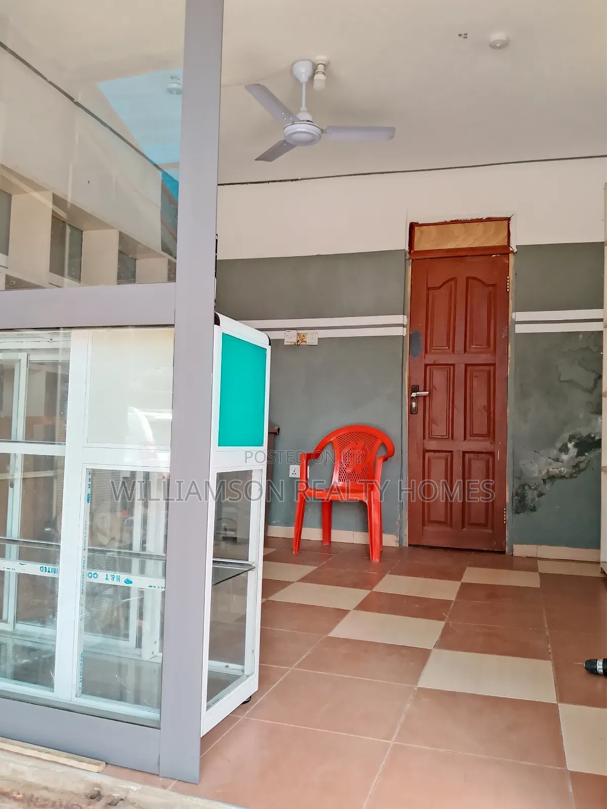 Busy Shop/Store/Warehouse/Office Space 4rent,Spintex