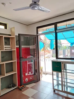 Busy Shop/Store/Warehouse/Office Space 4rent,Spintex
