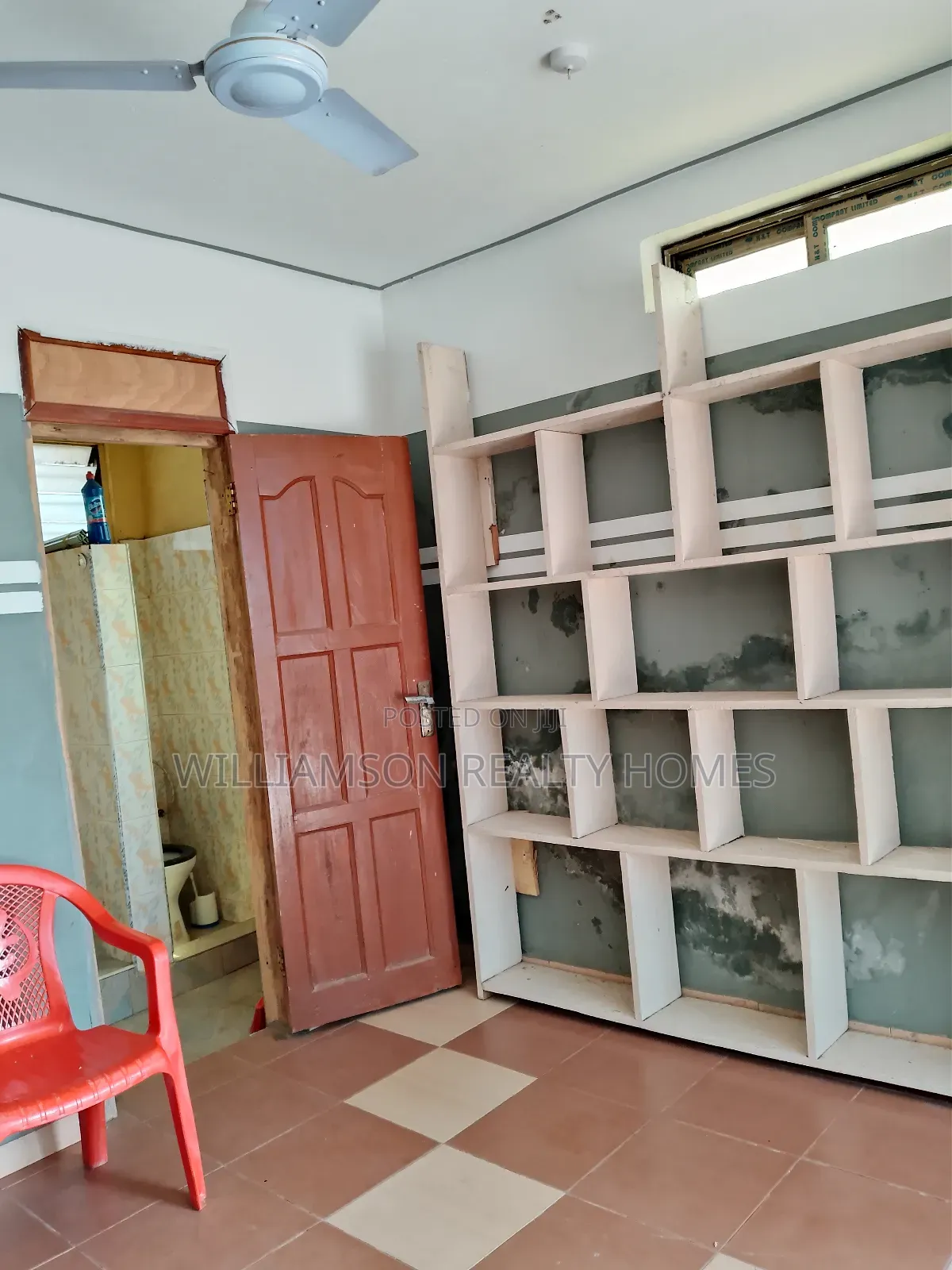 Busy Shop/Store/Warehouse/Office Space 4rent,Spintex