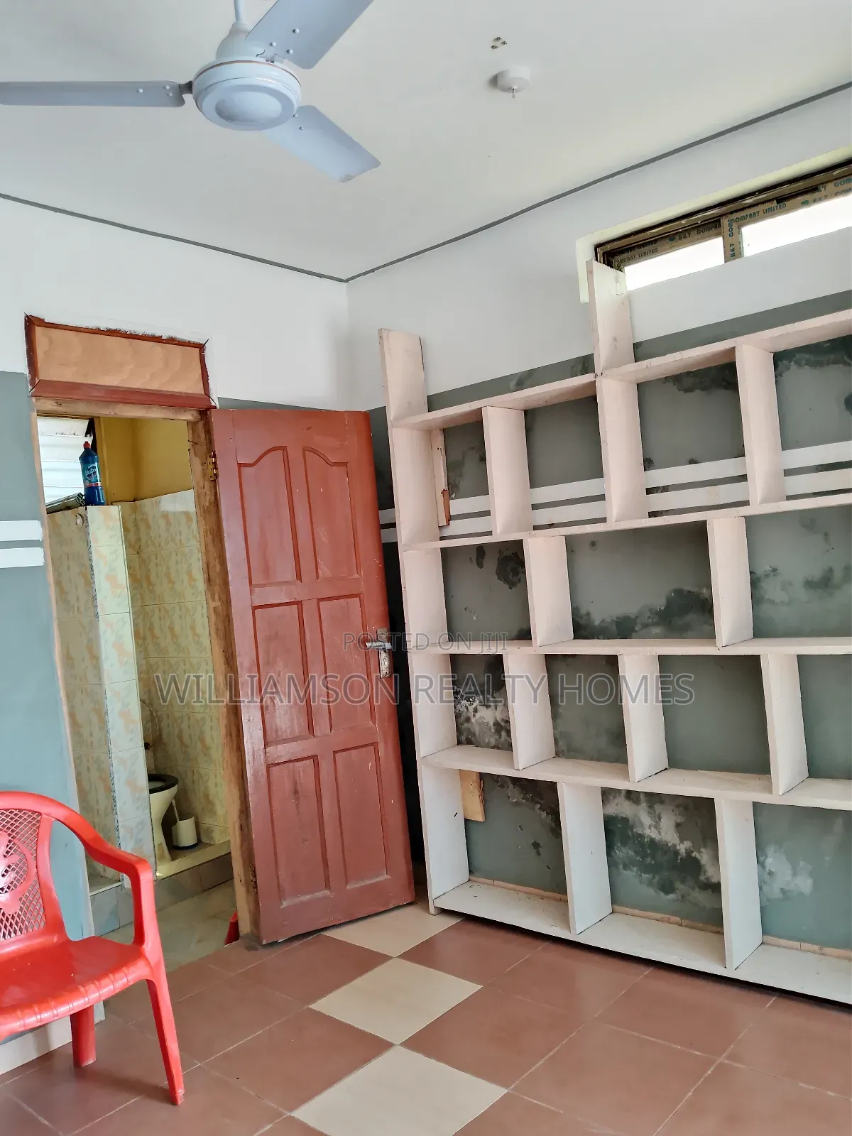 Busy Shop/Store/Warehouse/Office Space 4rent,Spintex