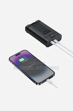 10000mah Green Lion Power Bank With Foldable Phone Stand