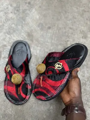 Black and Red Royal Ahenema / Chawchaw
