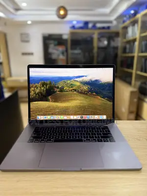 Laptop Apple MacBook Pro 2018 16GB Intel Core i9 SSD 512GB