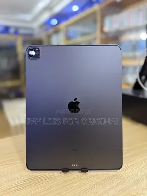 Apple iPad Pro 12.9 (2022) 128 GB Gray