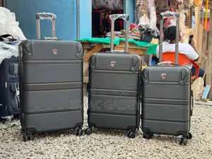 3set Quality Trolling Anticrake Luggages in Black Color