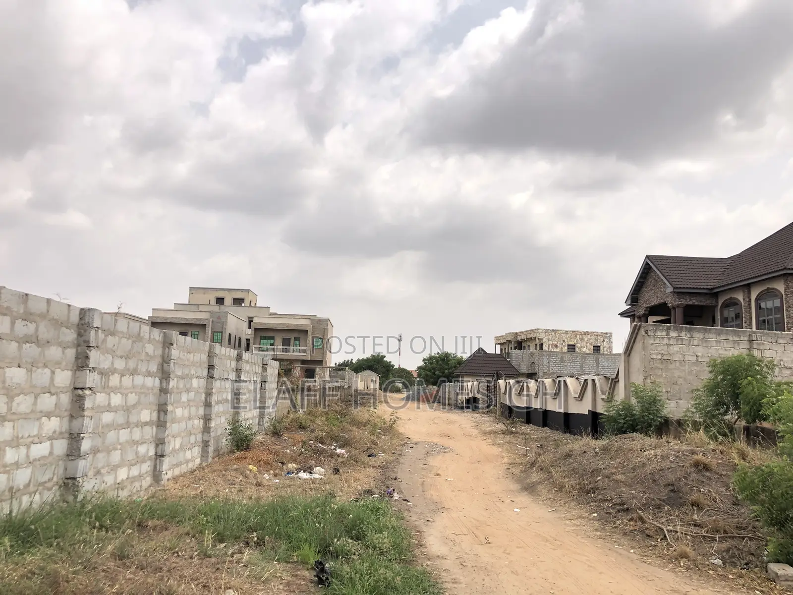 4bdrm Duplex in Elaffhomesgh, East Legon for sale