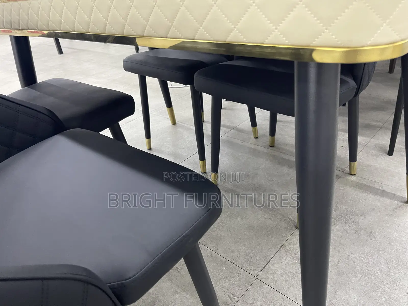 Luxury Design Marble Dining Table With Four Leather Chairs