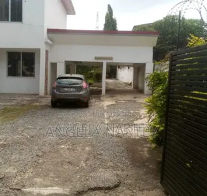 5bdrm House in Ridge, Accra Metropolitan for sale