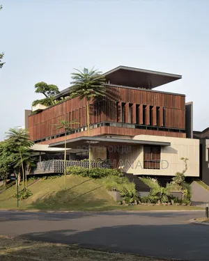 5bdrm House in Accra for sale