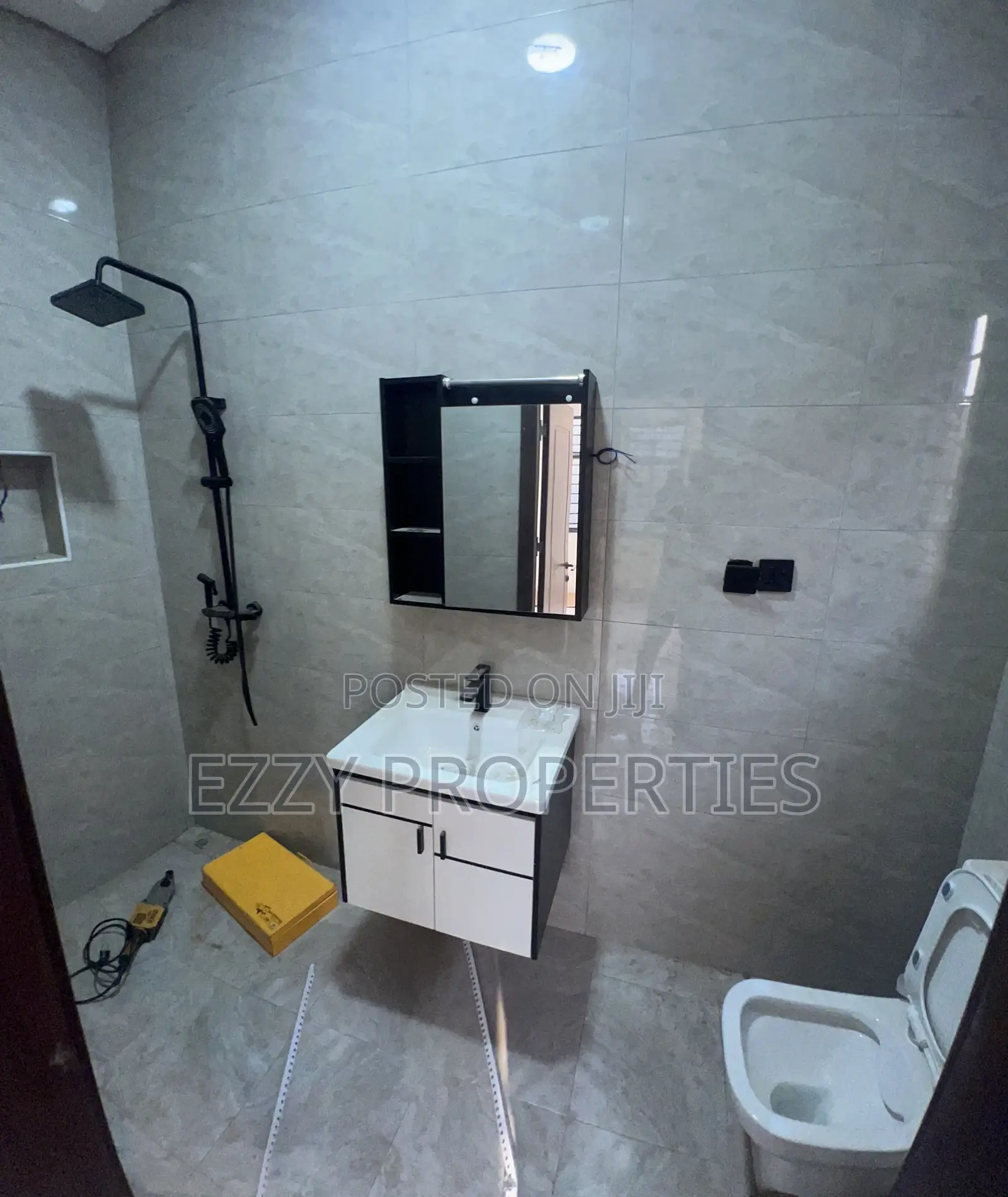4bdrm Duplex in East Legon Hills for sale