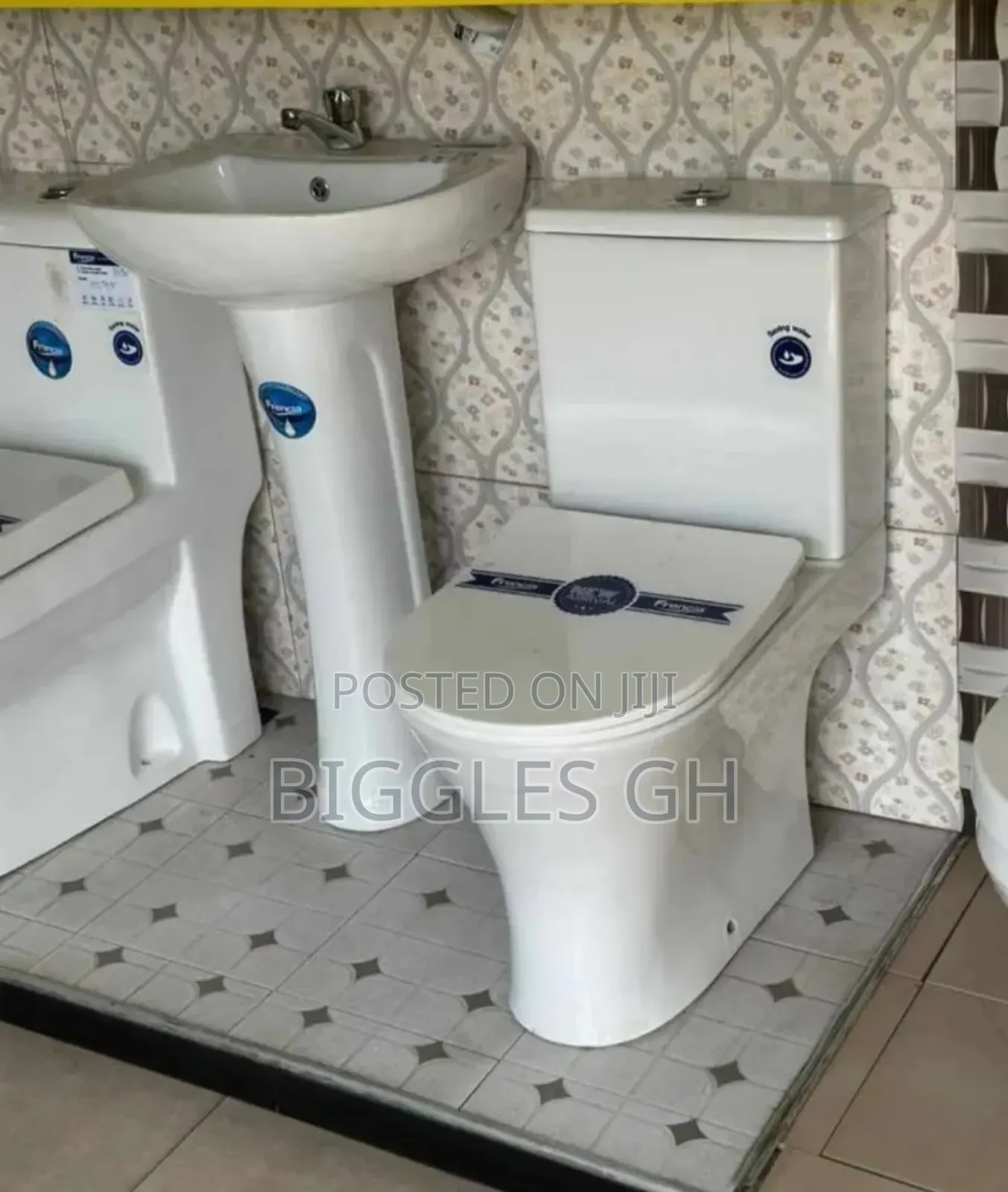 Slim Tank Wc With Basin Complete