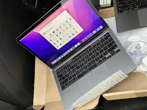 Laptop Apple MacBook Pro 2022 M2 8GB Apple M2 SSD 256GB