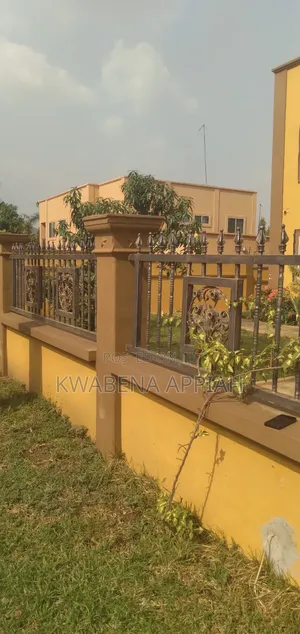 5bdrm House in Mark Estate At, Kumasi Metropolitan for sale