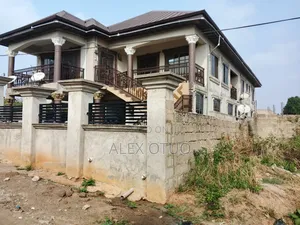 8bdrm House in Alex Otuo Properties, Ejisu-Juaben Municipal for sale