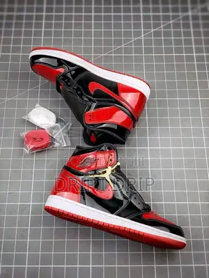 Jordan 1 High Dunk Mirror . Comes in Box .Highly Authentic