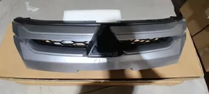Mitsubishi L200 Grill