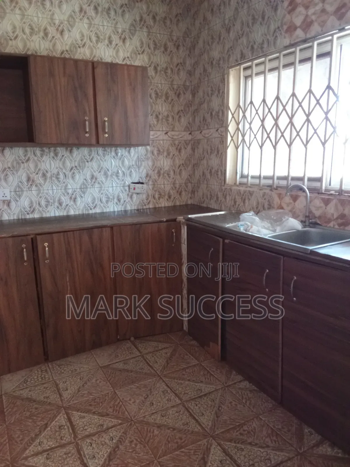 6bdrm House in Bortiano for sale