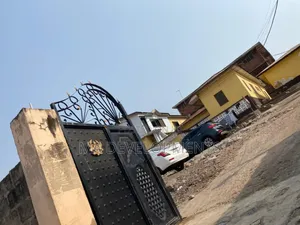 18bdrm House in Madev Realty, Ofankor for sale