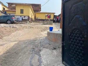 18bdrm House in Madev Realty, Ofankor for sale