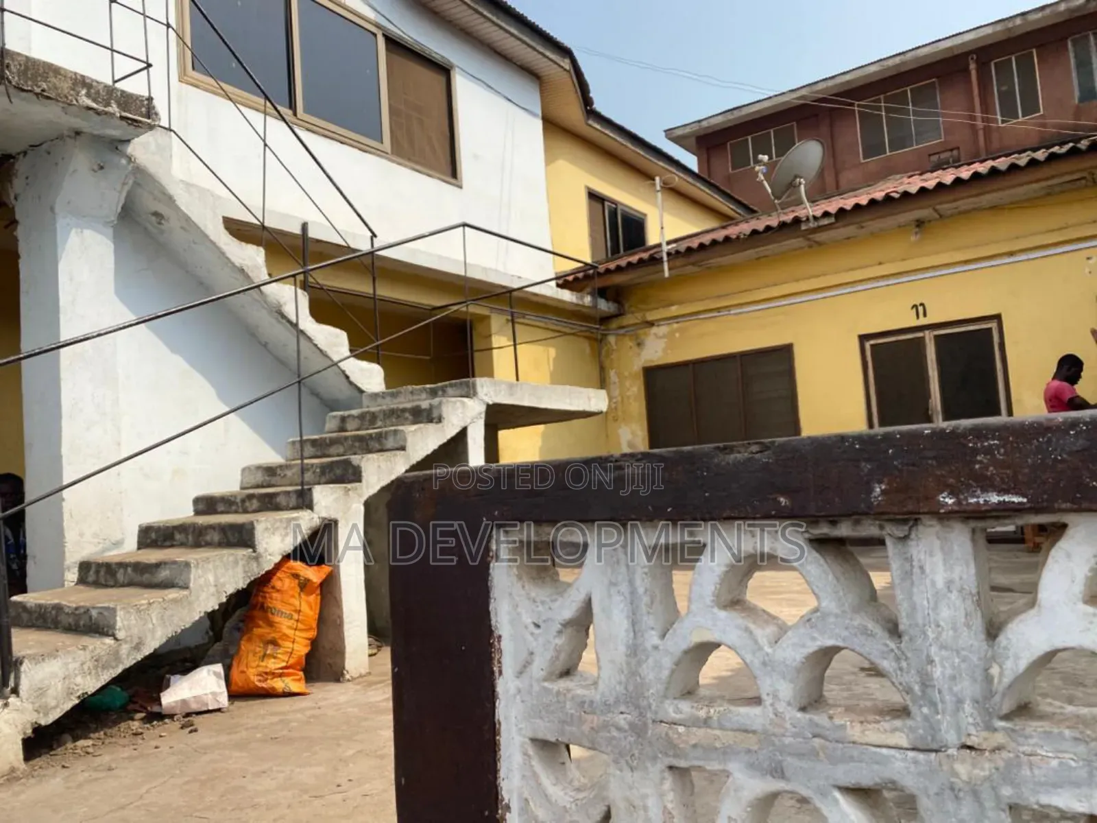 18bdrm House in Madev Realty, Ofankor for sale