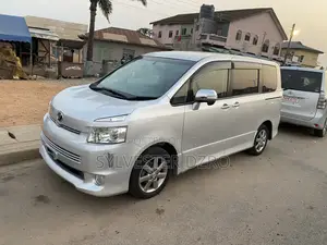 Toyota Voxy 2014 Black