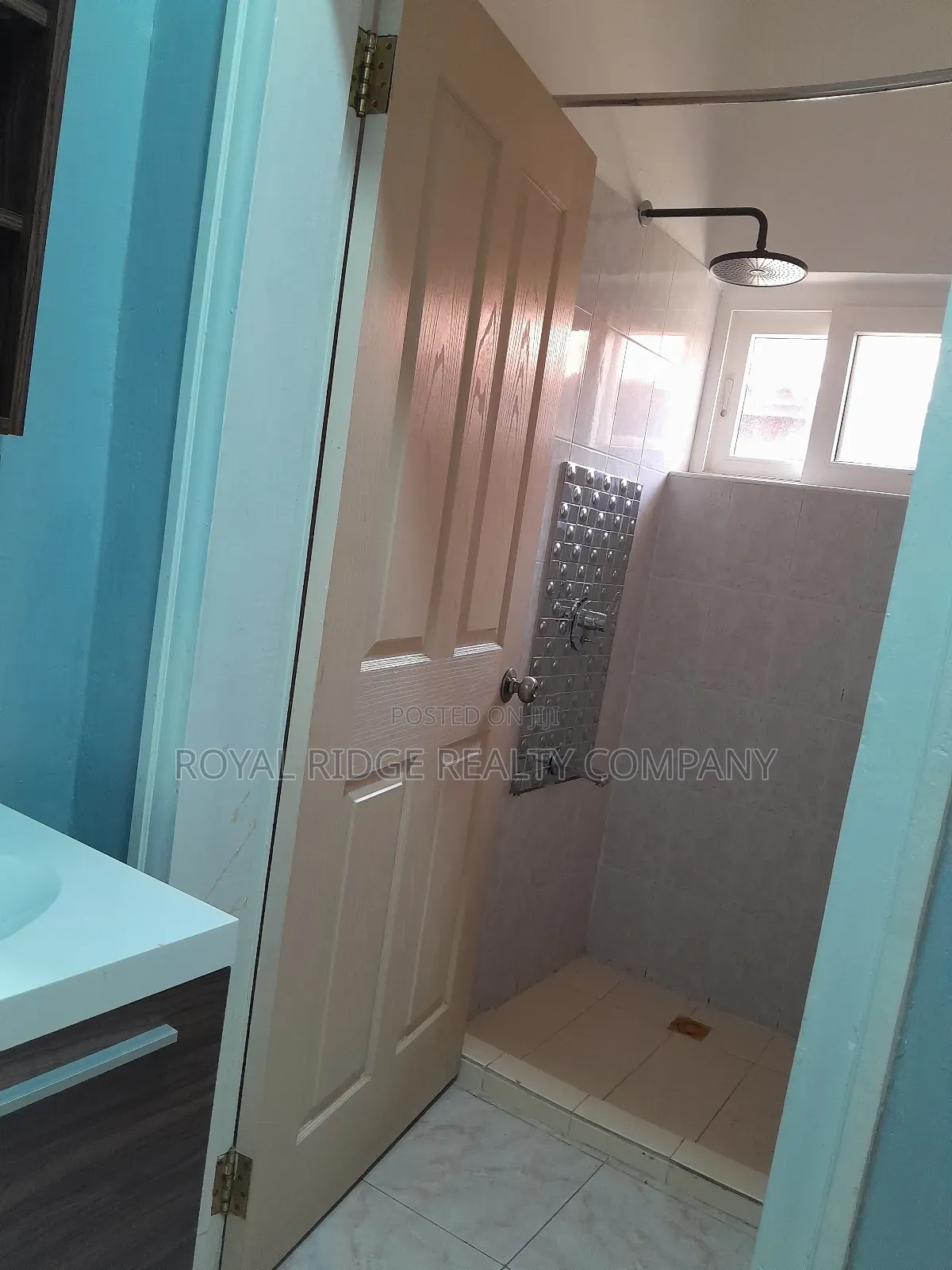 3bdrm House in Regimanuel Estate, Accra Metropolitan for rent