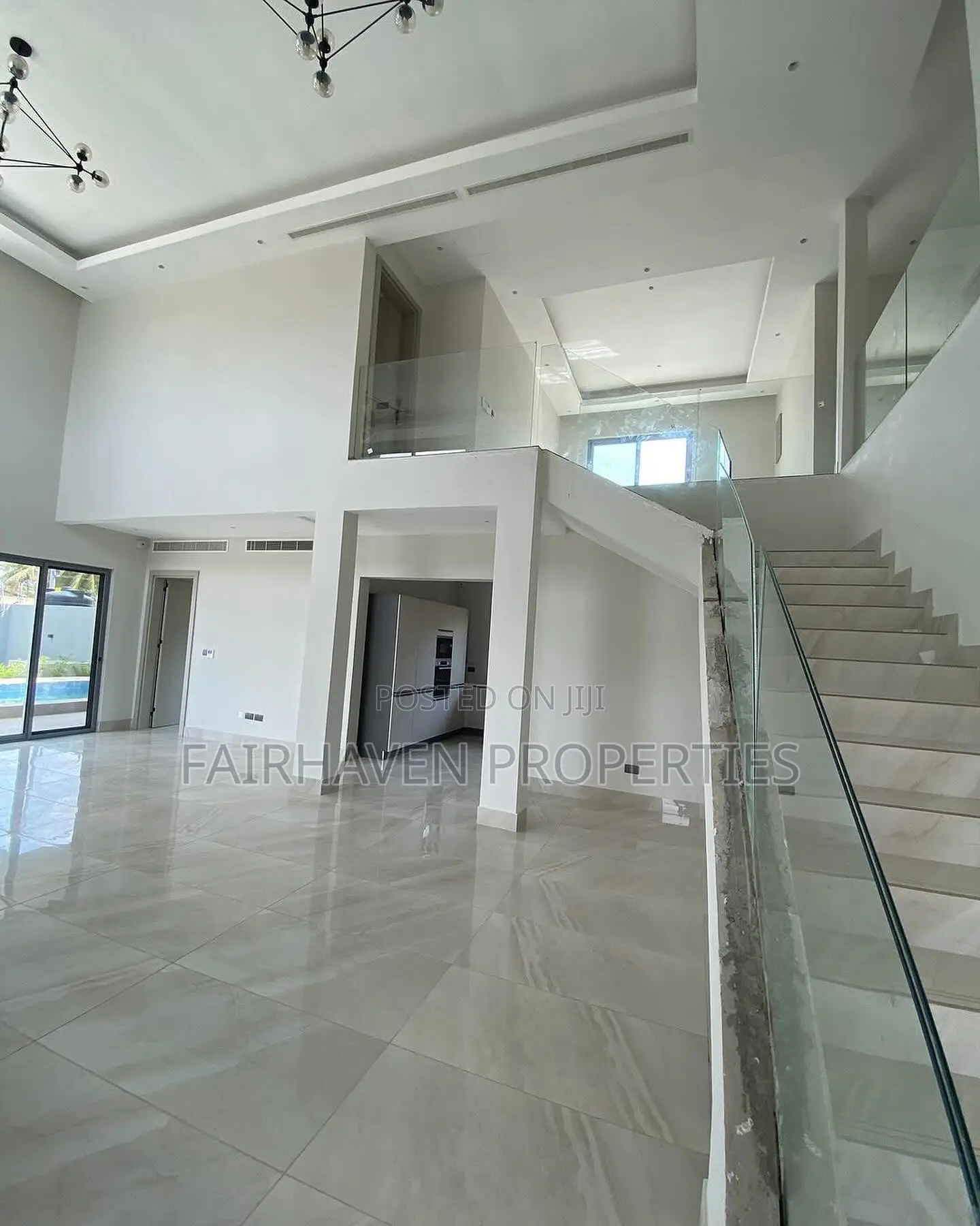 4bdrm Mansion in East Legon for sale
