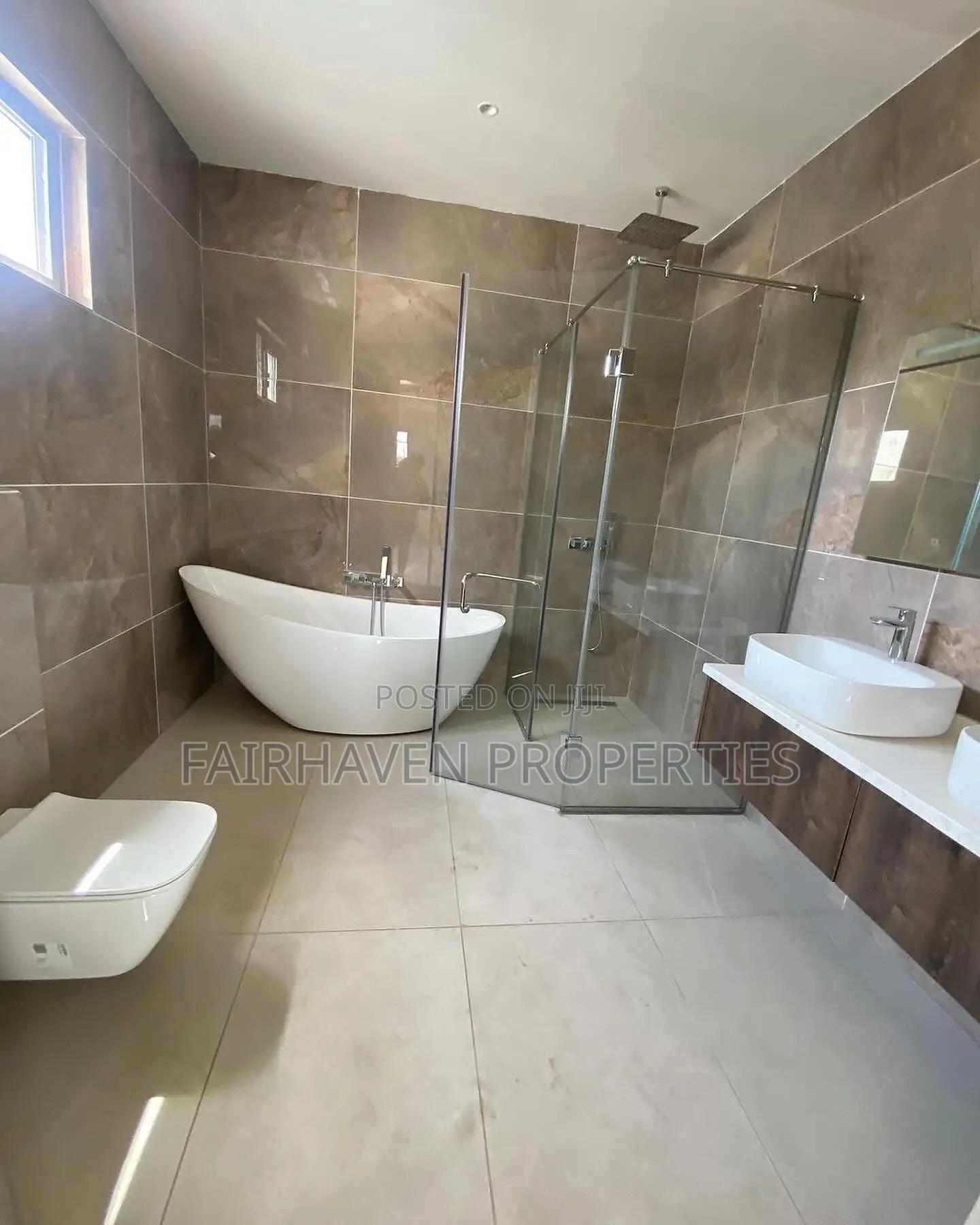 4bdrm Mansion in East Legon for sale
