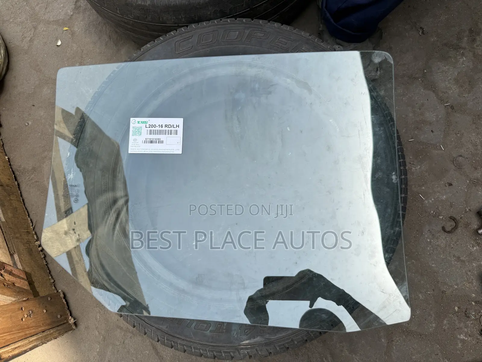 Mitsubishi L200 2018 Back Door Glass