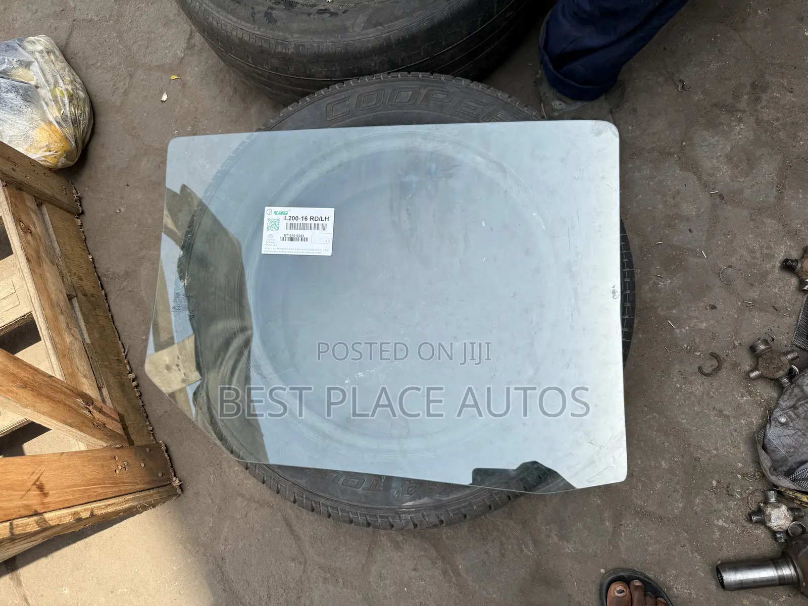 Mitsubishi L200 2018 Back Door Glass