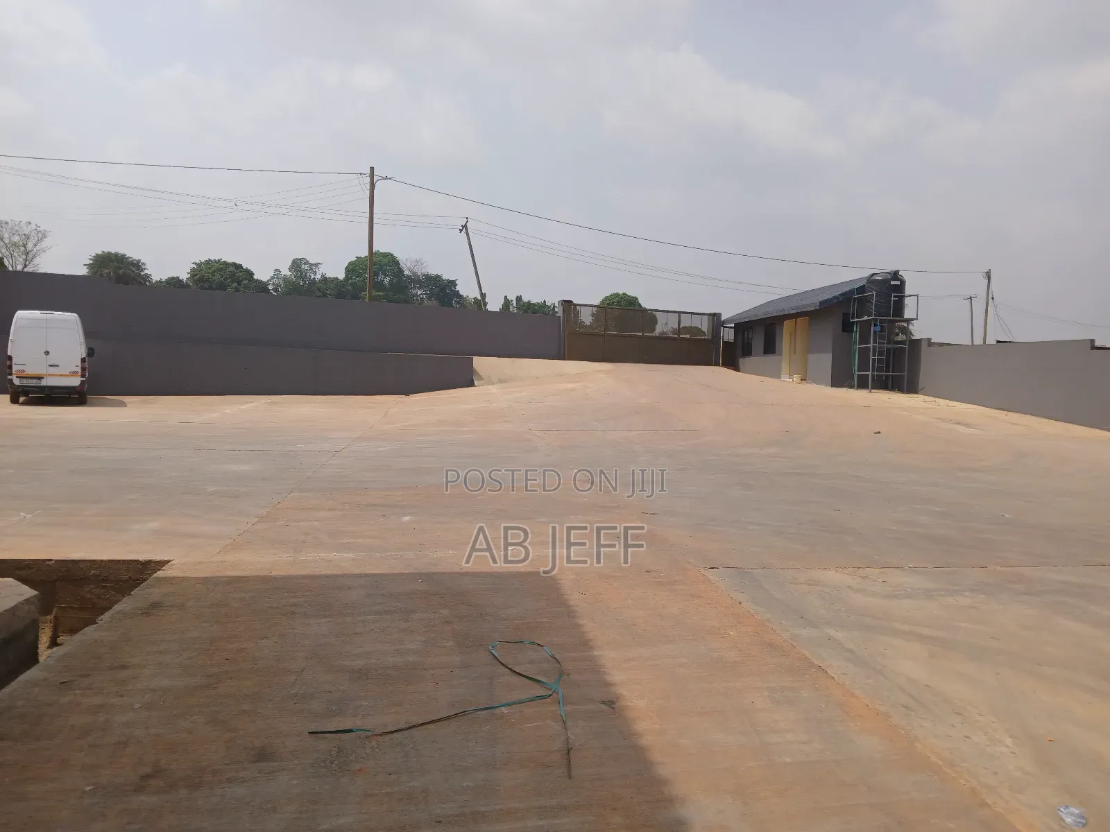 Spacious Warehouse 2000 SQM at Kaase Industrial Area Kumasi