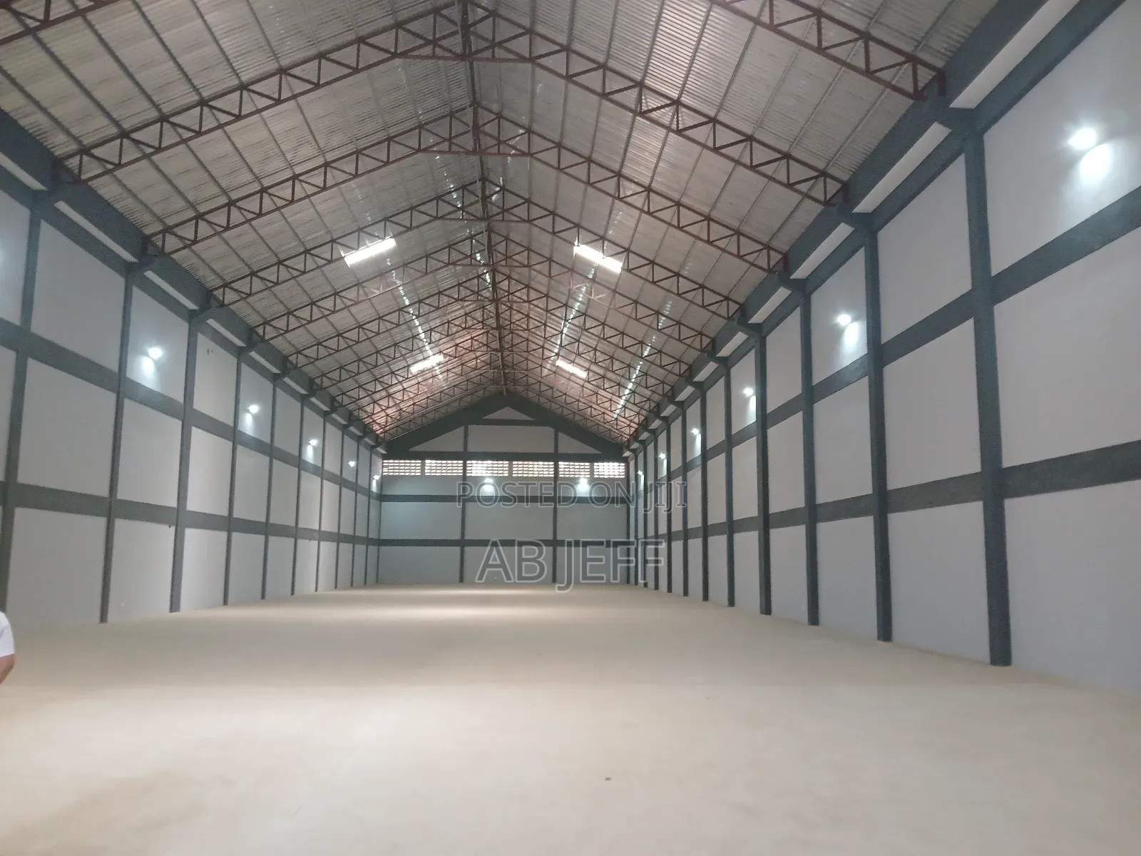 Warehouse 1,070sqm at Kaase Industrial Area Kumasi.