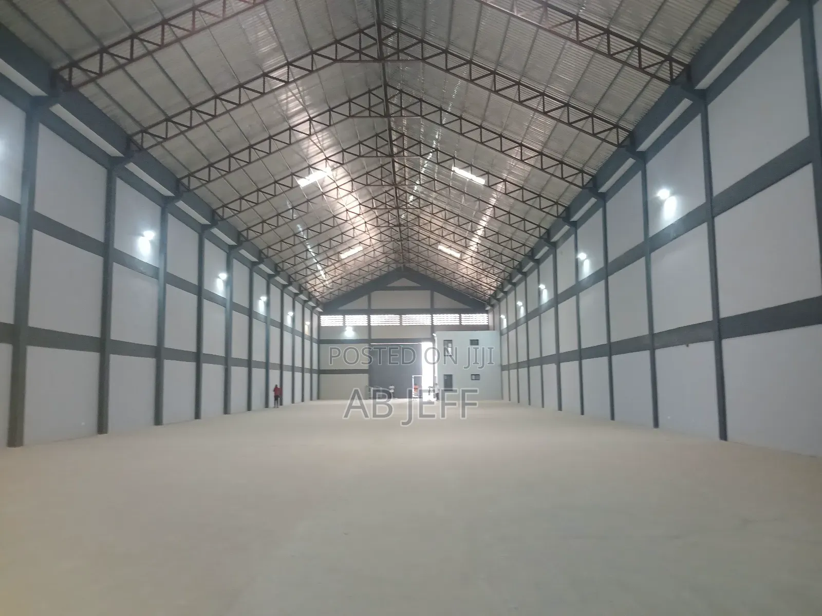Warehouse 1,070sqm at Kaase Industrial Area Kumasi.
