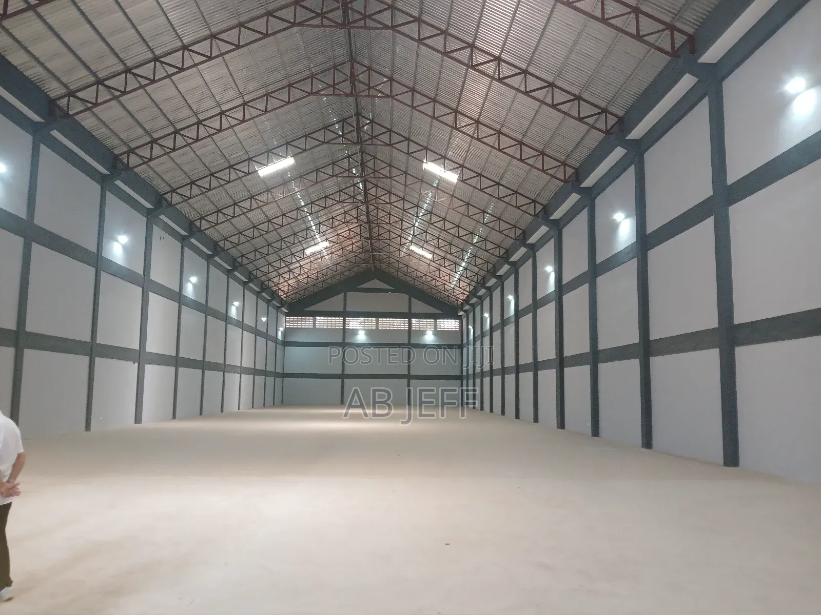Warehouse 1,070sqm at Kaase Industrial Area Kumasi.