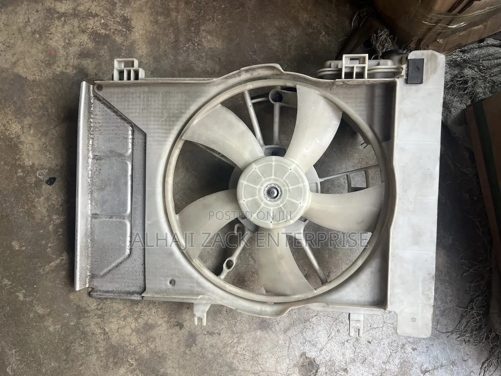 Toyota VITZ 2010 Complete Fan