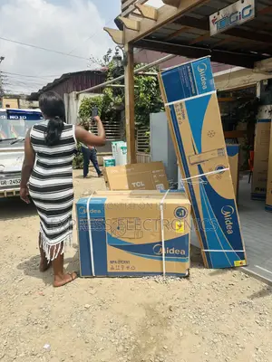 4 Way Air Flow Split Floor Standing Midea 3hp AC