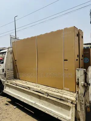 Upscaling Samsung 98”Du9000 Uhd Smart Television