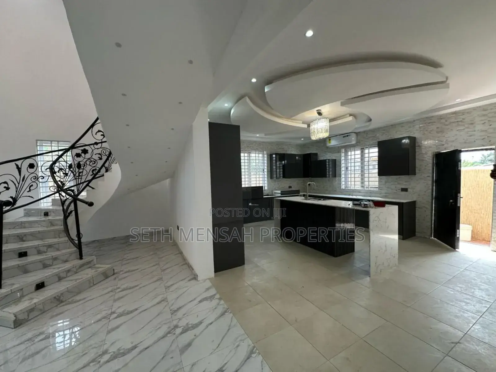 4bdrm House in Skm Properties, Ofankor for sale