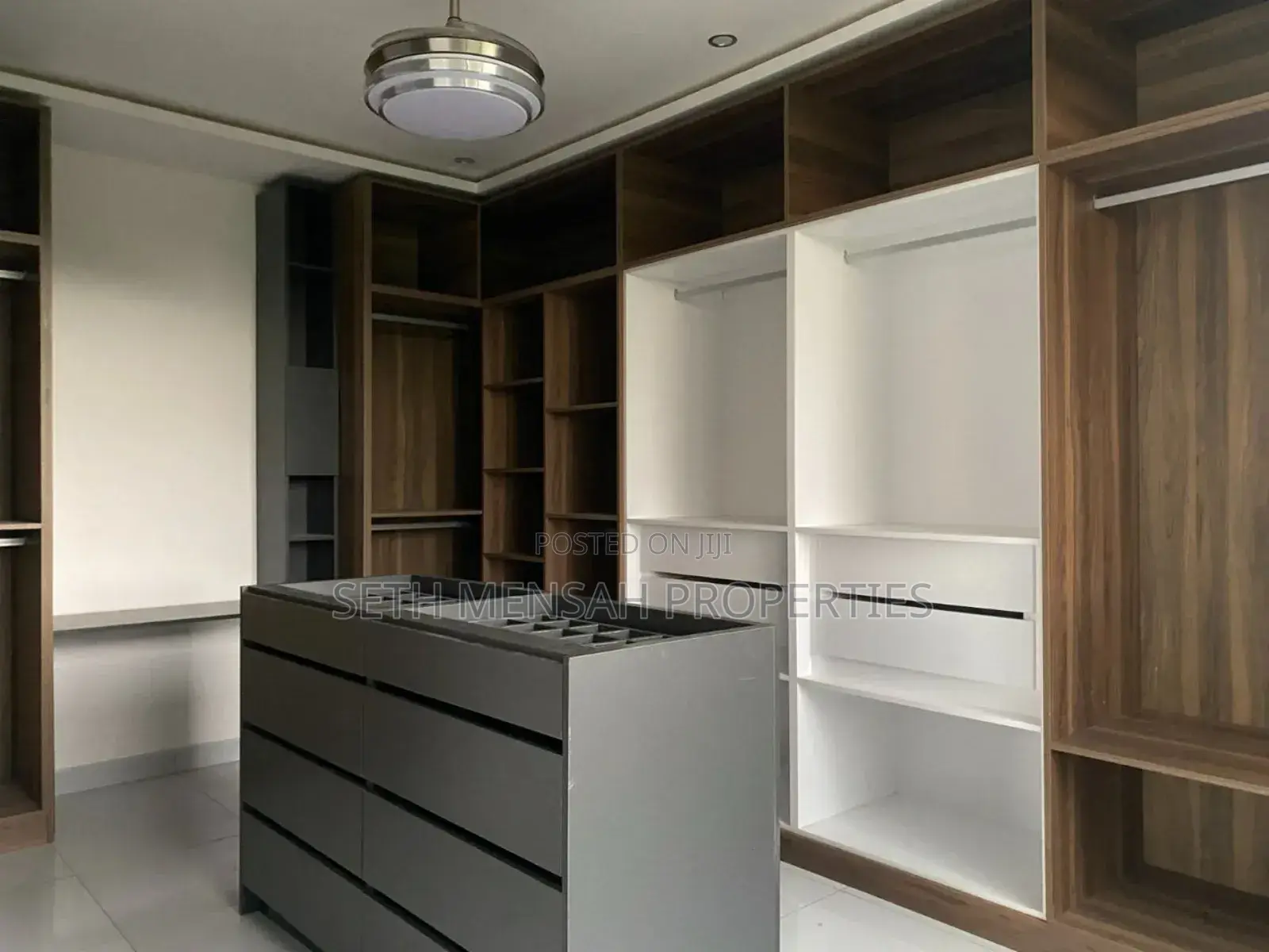 5bdrm House in Skm Properties, Airport Residential Area for sale