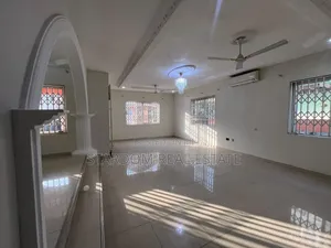4bdrm Duplex in Adjiriganor for rent
