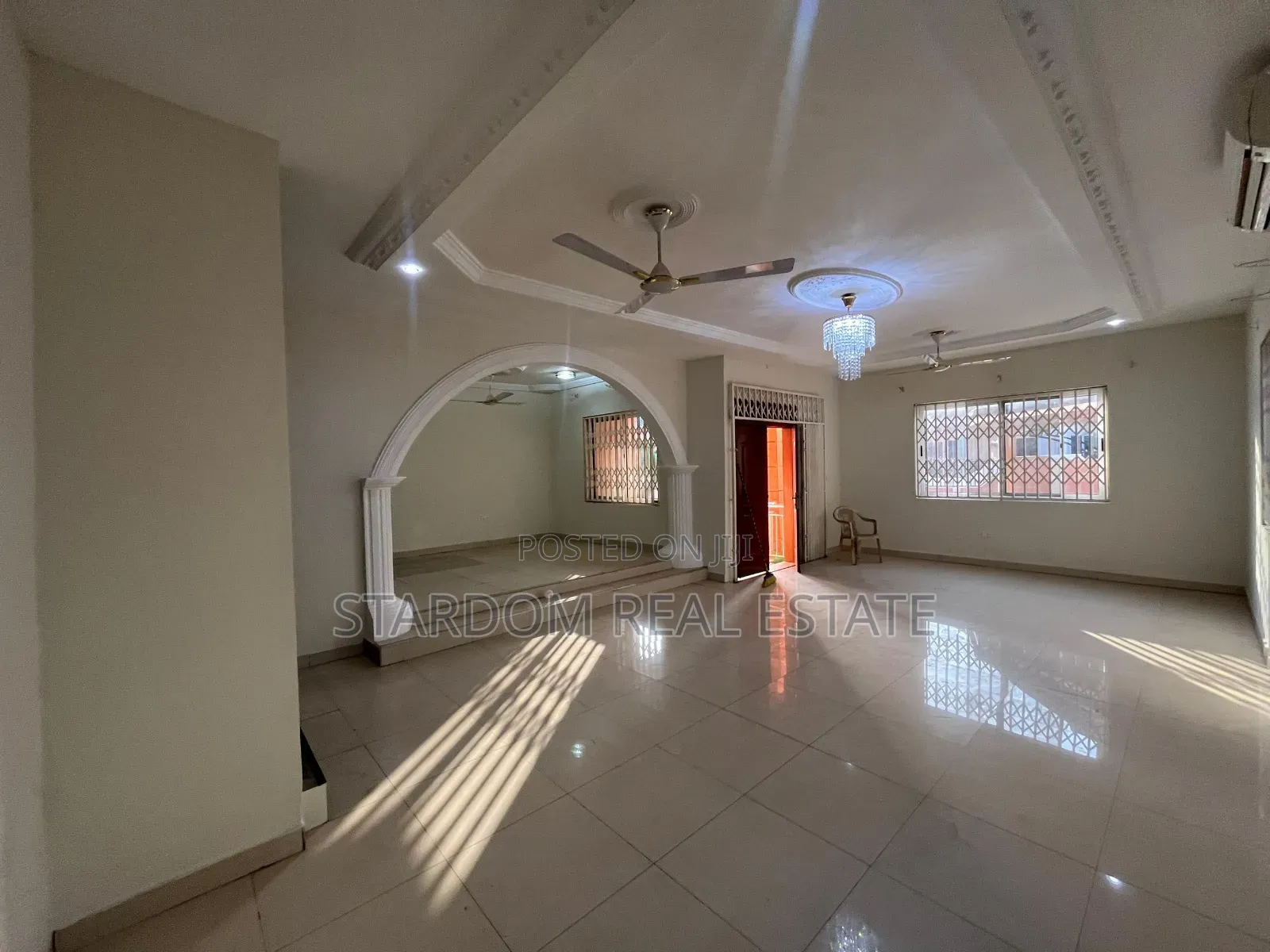 4bdrm Duplex in Adjiriganor for rent