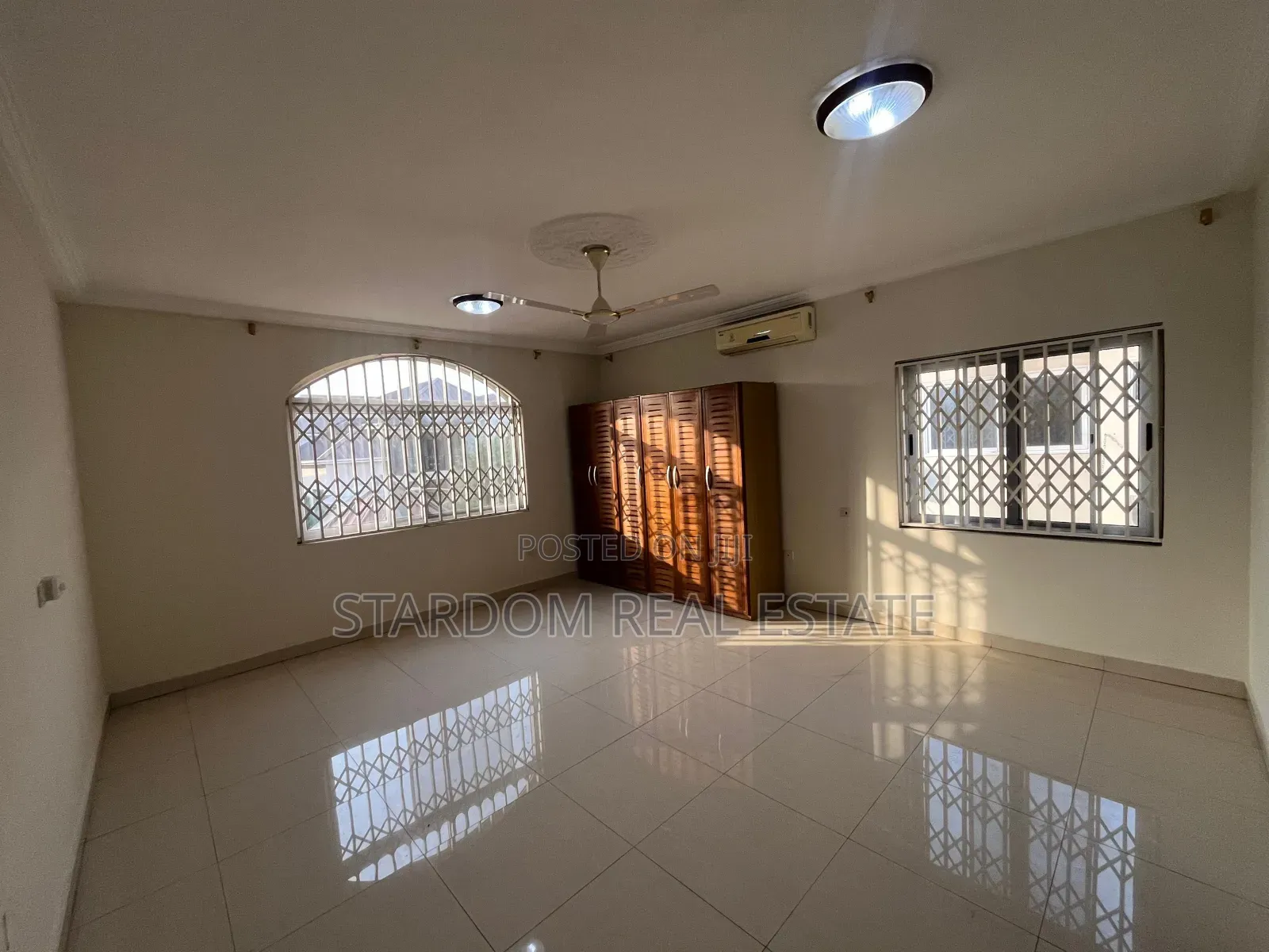 4bdrm Duplex in Adjiriganor for rent