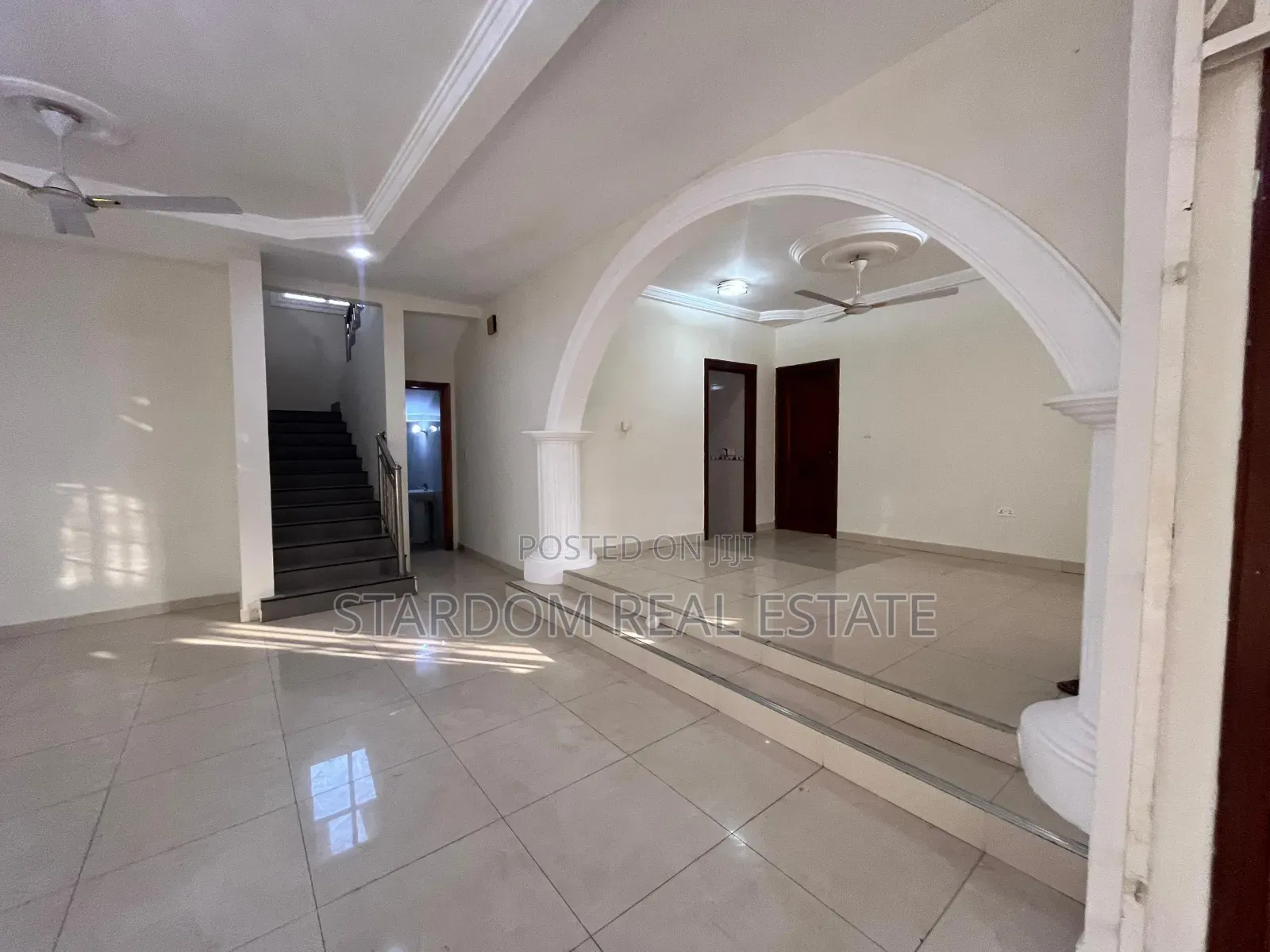 4bdrm Duplex in Adjiriganor for rent